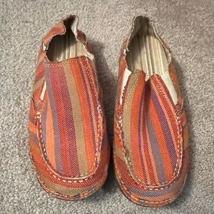 Women’s slip on shoes sz8